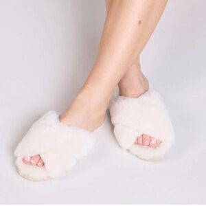 Emu Australia Mayberry fur slippers NWT